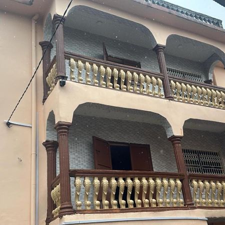Debora Guest House 弗里敦 外观 照片