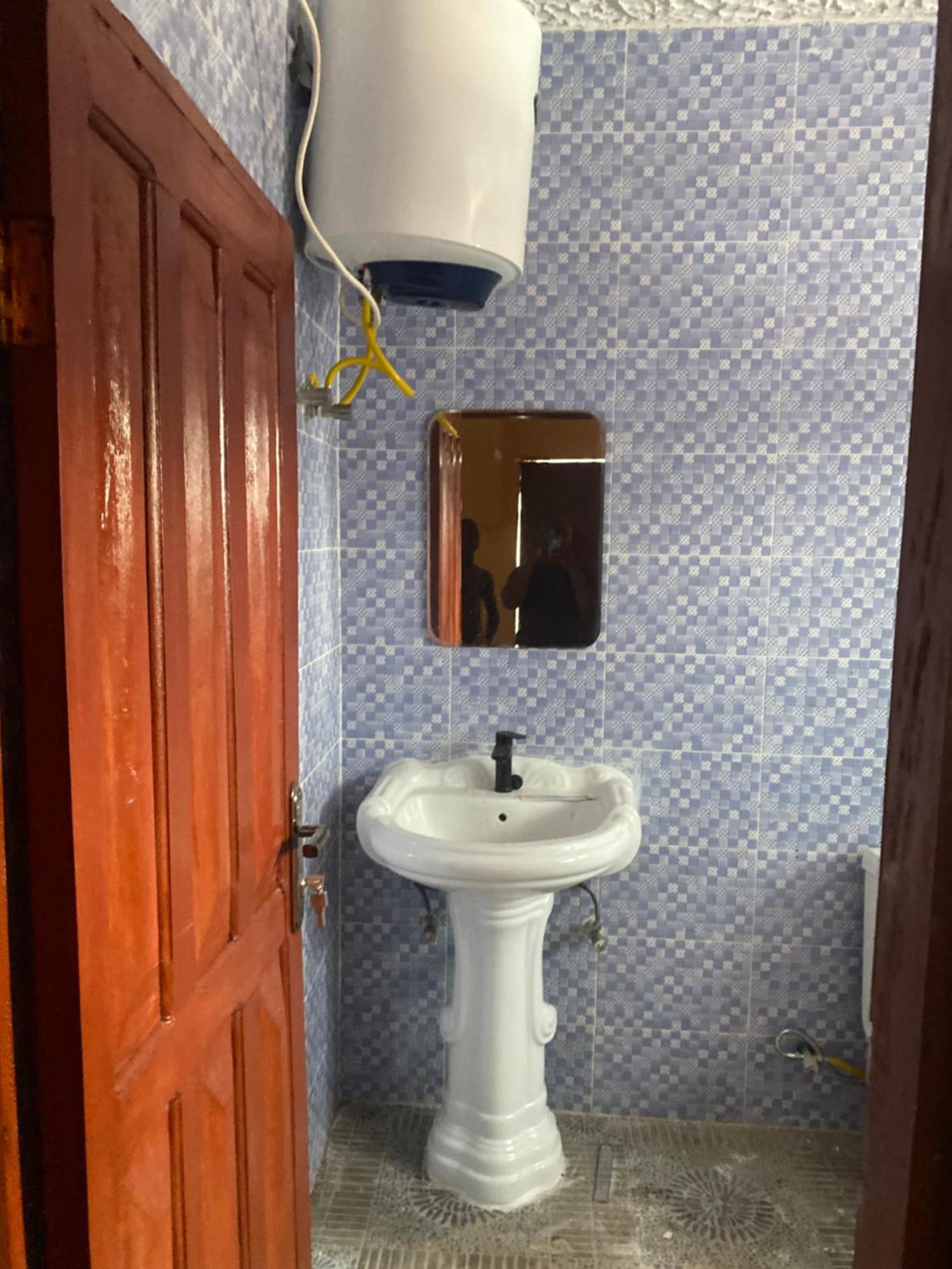Debora Guest House 弗里敦 外观 照片